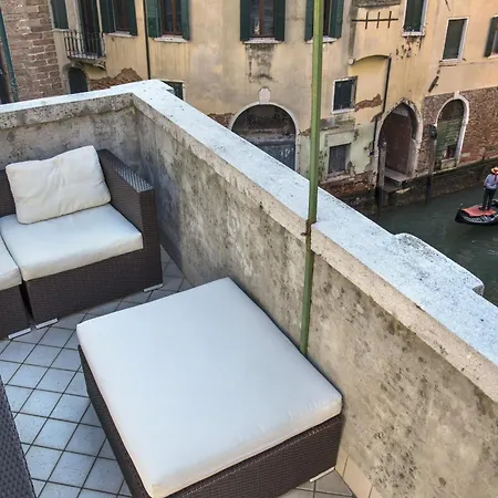 Tre Sestieri Terrace - Canal View 2024 Gasthuis *