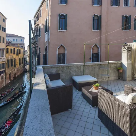Tre Sestieri Terrace - Canal View 2024 Gasthuis Venetië