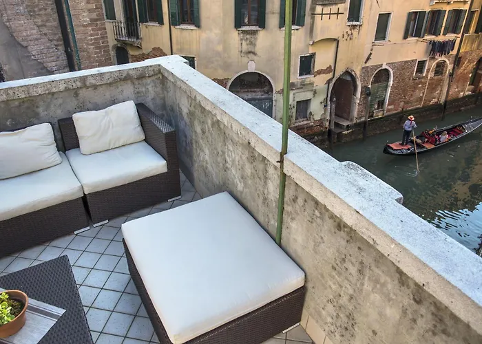 Tre Sestieri Terrace - Canal View 2024 Gasthuis 3*