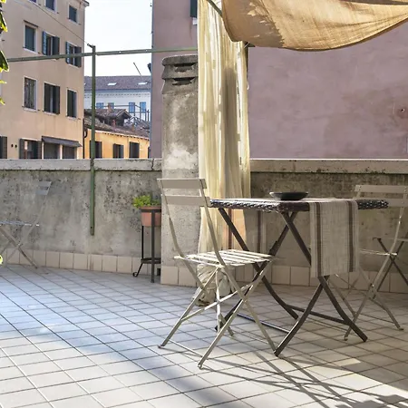 Πανσιόν Tre Sestieri Terrace - Canal View 2024 Βενετία